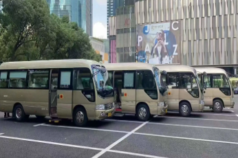 预定租车 旅游会议租车 自驾游租车 单位班车年会包车、接机送